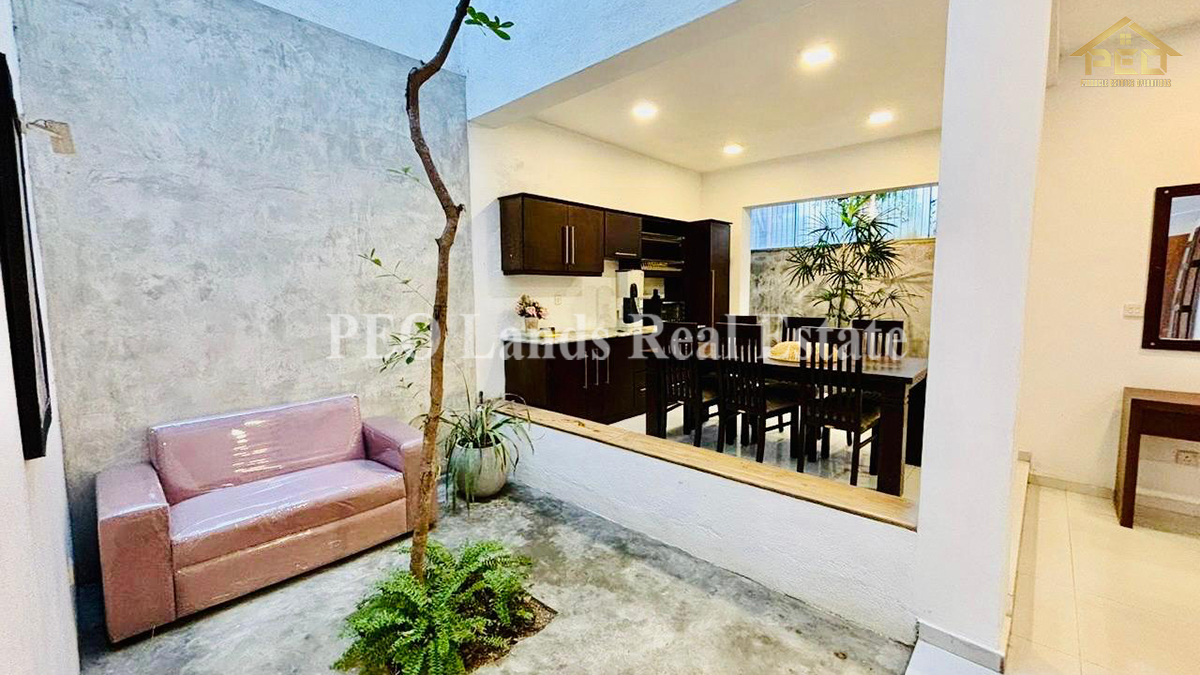 (S818) Furnished House for Rent in Thalawathugoda