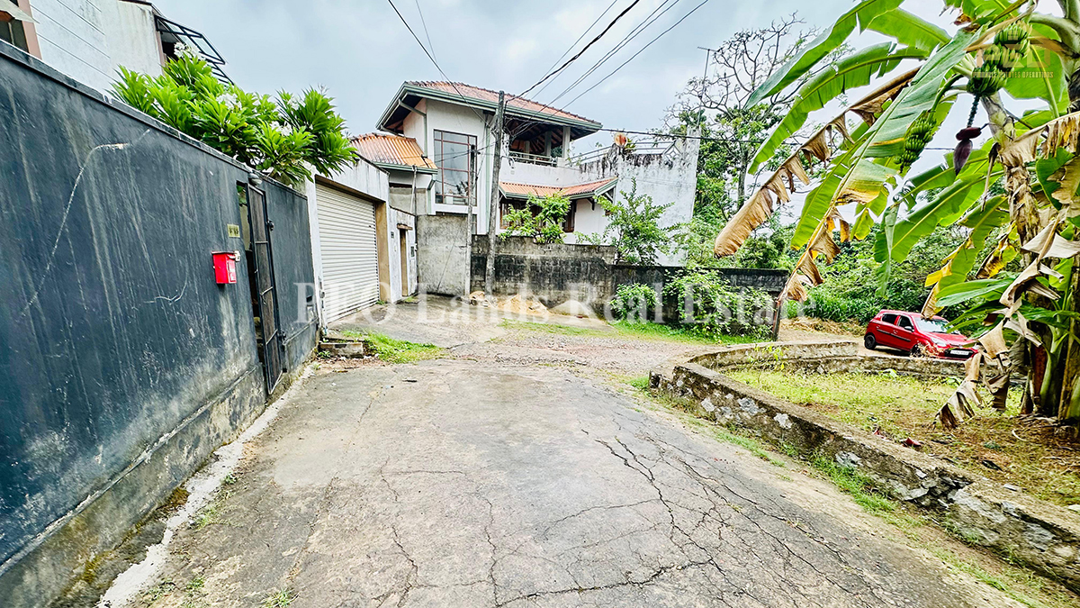 (S818) Furnished House for Rent in Thalawathugoda