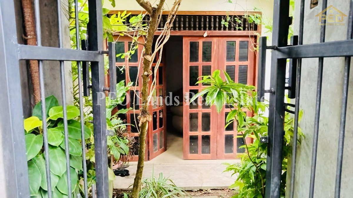 (DH502) Three Storey House for Sale in Kottawa (DH502) Three Storey House for Sale in Kottawa