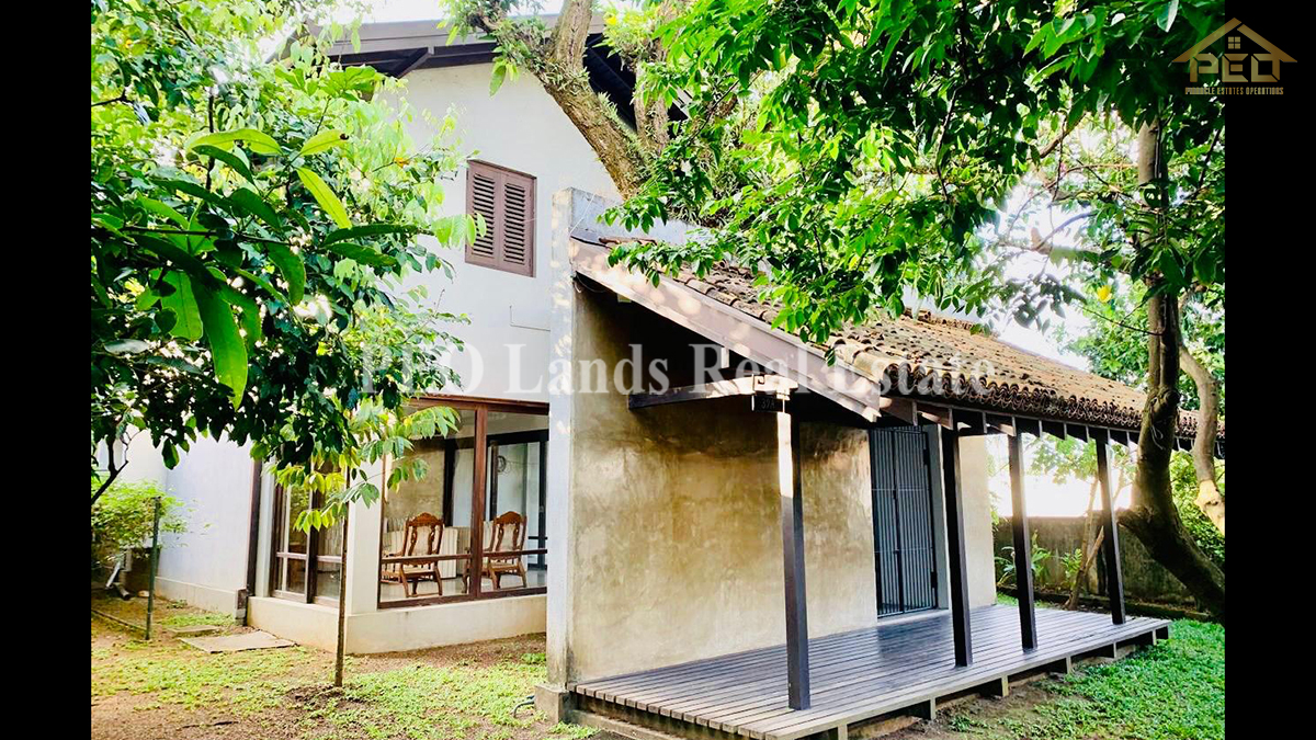 (S838) 3 storey luxury house and two additional buildings for sale in Maharagama