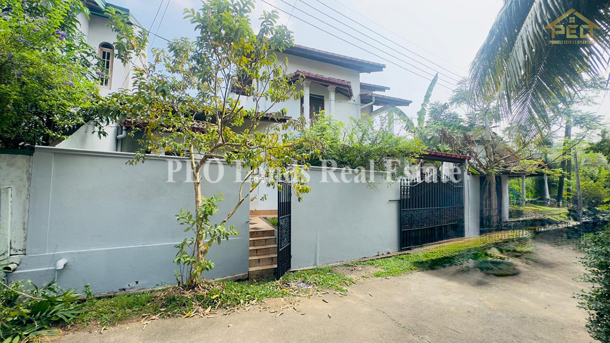 (DH538) Two Storey House For Sale in Kottawa, Maththegoda