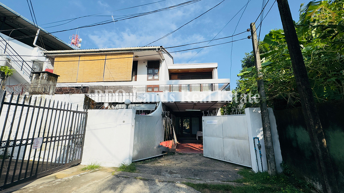 (DH619) Two Storey House For Sale in Colombo 8